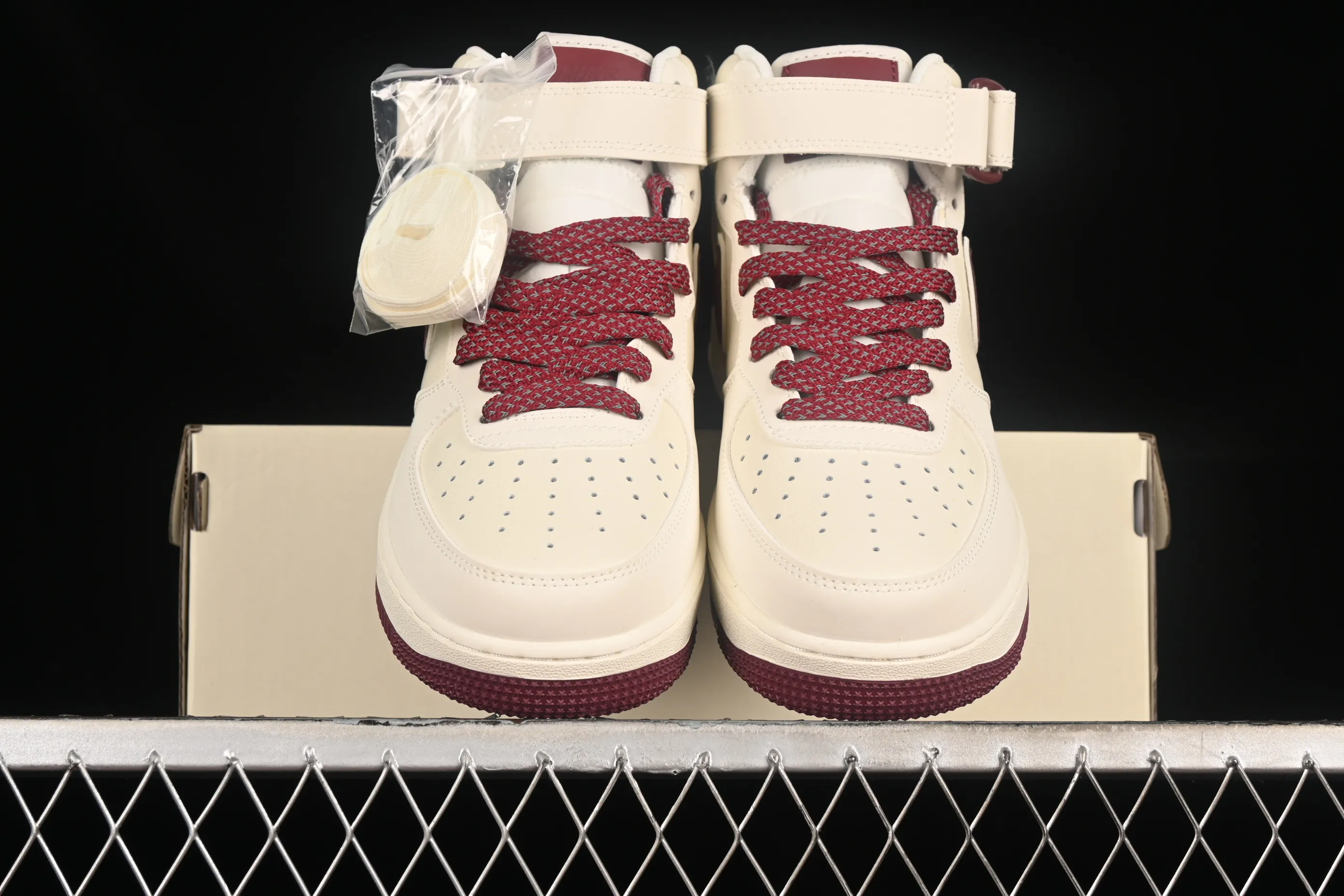 All categories Nk Air Force 1 Air Force series Nk Air Force 1 Mid Air Force mid-top Nk Air Force 1'07 Mid beige red hook Starry Air Force One mid-top casual sneakers SH0235-533